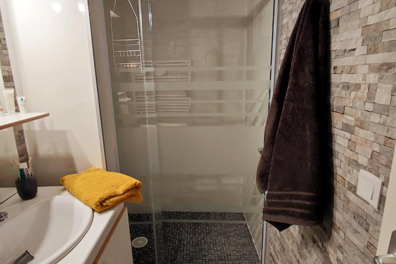 Grand Appartement En Rdc Vallee De Кампан Екстериор снимка