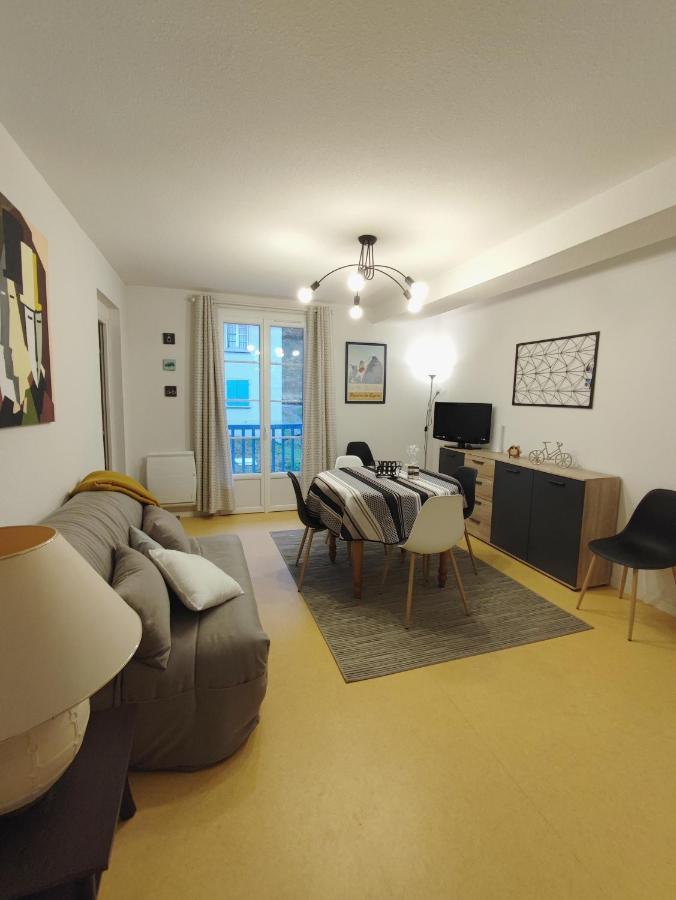 Grand Appartement En Rdc Vallee De Кампан Екстериор снимка